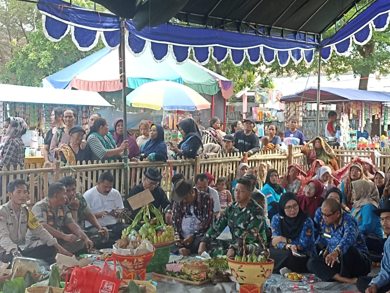 Bhabinkamtibmas Polsek Cantigi Hadiri Acara Adat Sedekah Bumi di Desa Lamaran Tarung